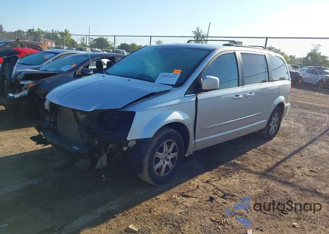 2011 Chrysler Town & Country Touring z USA, uszkodzony, nr VIN 2A4RR5DG6BR783068